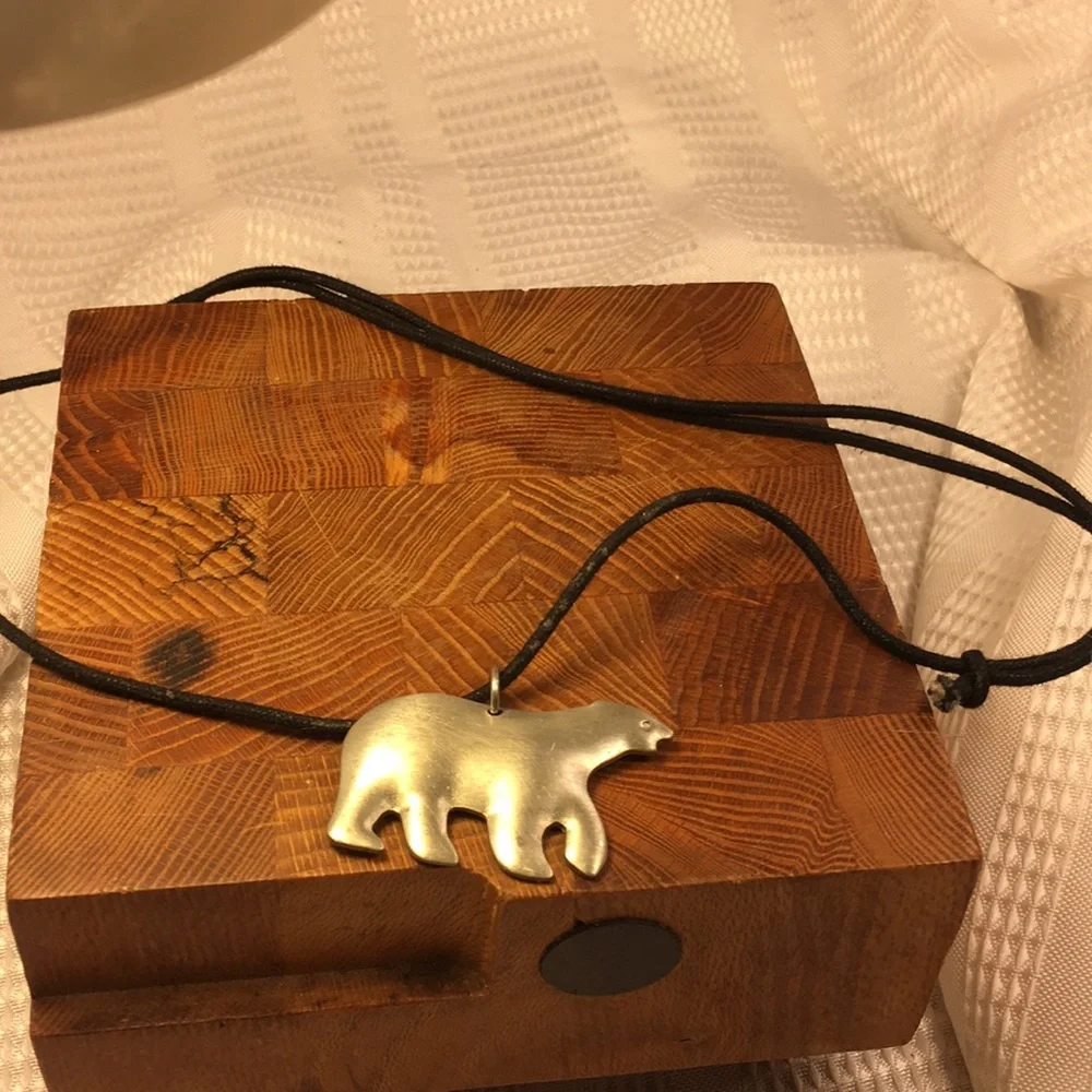 Polar bear necklace & pendant, adjustable length